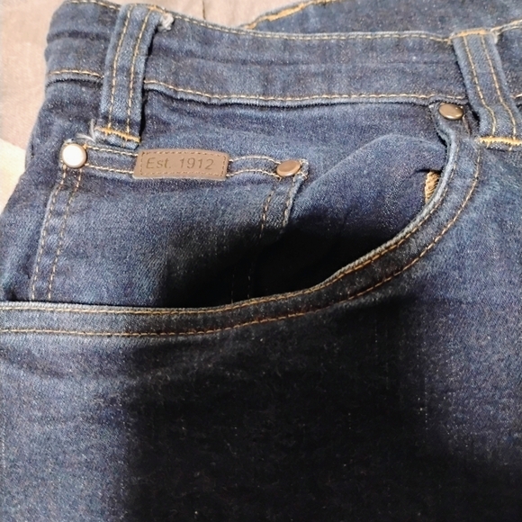 Women's Classic Blue Straight Jeans - Picture 2 of 11